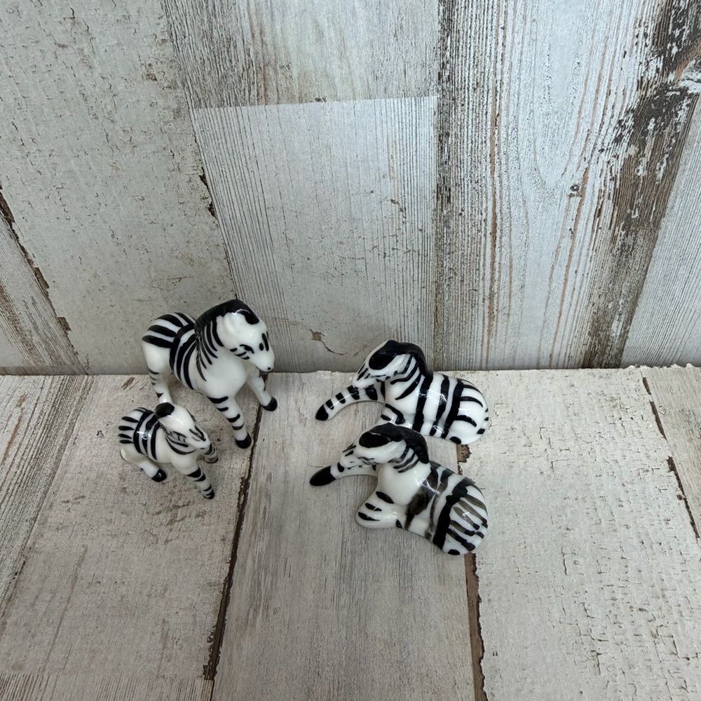 Vintage Set of 4 Porcelain Zebra Miniature Figurines Black White - Picture 2 of 8